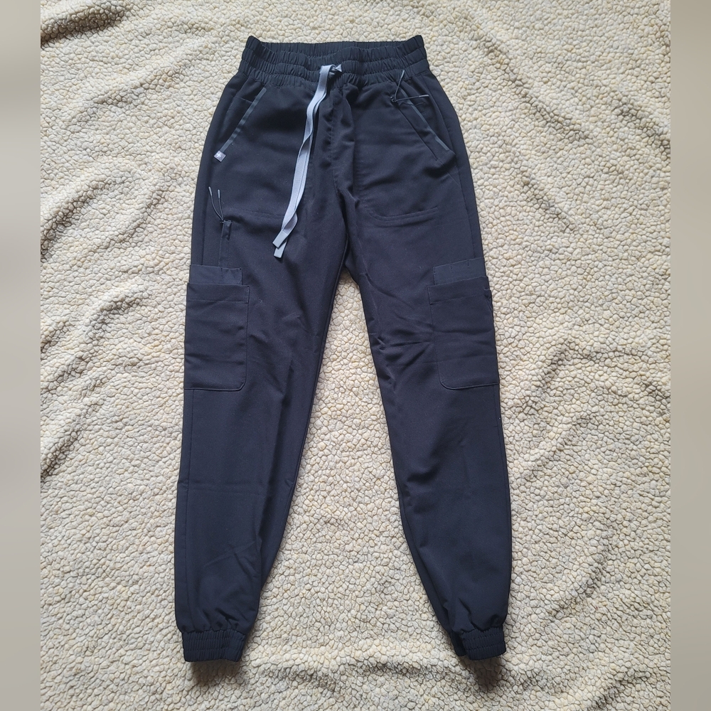 EXCELLENT Condition - Figs - BLACK 22-Pocket Jogger - Limited Edition - XS/P